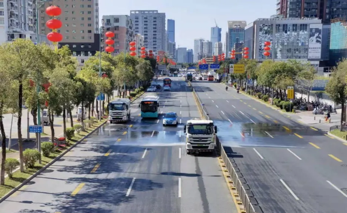 虎虎生威迎新春丨cq9电子环境环卫作业扮靓城市佳节新容颜